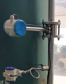 Flange mounted steam vortex flowmeter Flange mounted steam vortex flowmeter